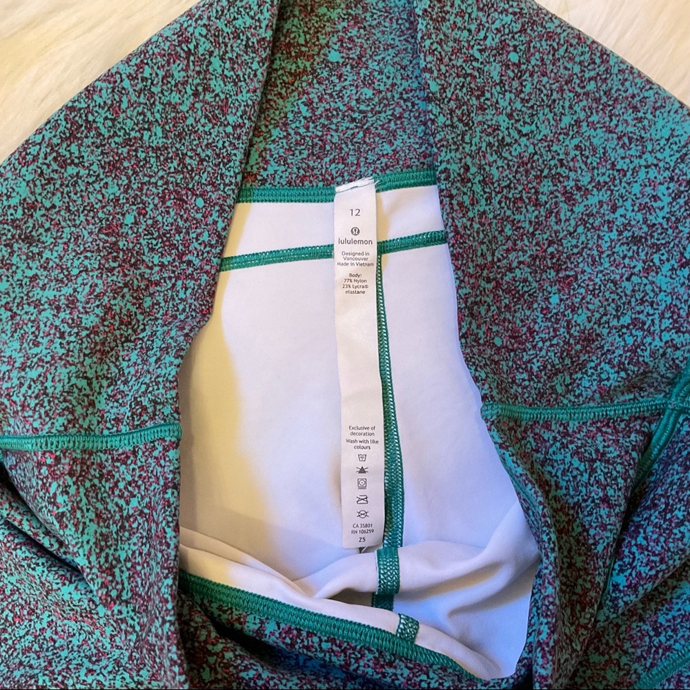 Lululemon In Movement Shorts - Size 12 - Everlux - Ditzy Spritz / Teal Media - Picture 6 of 11